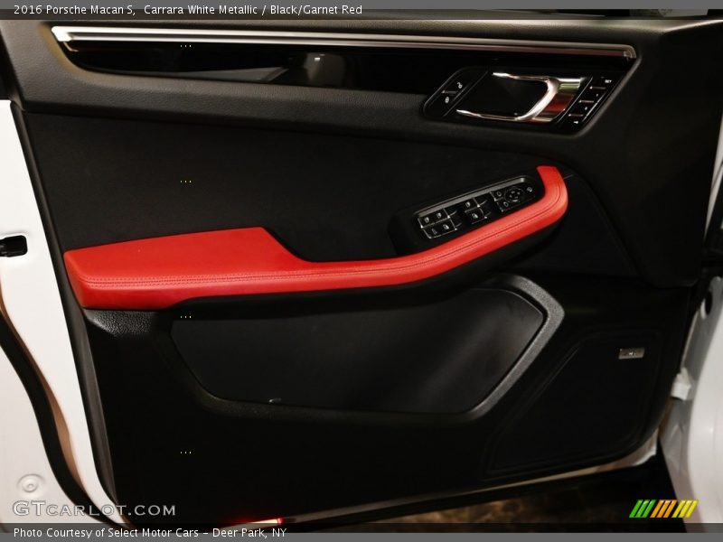 Carrara White Metallic / Black/Garnet Red 2016 Porsche Macan S