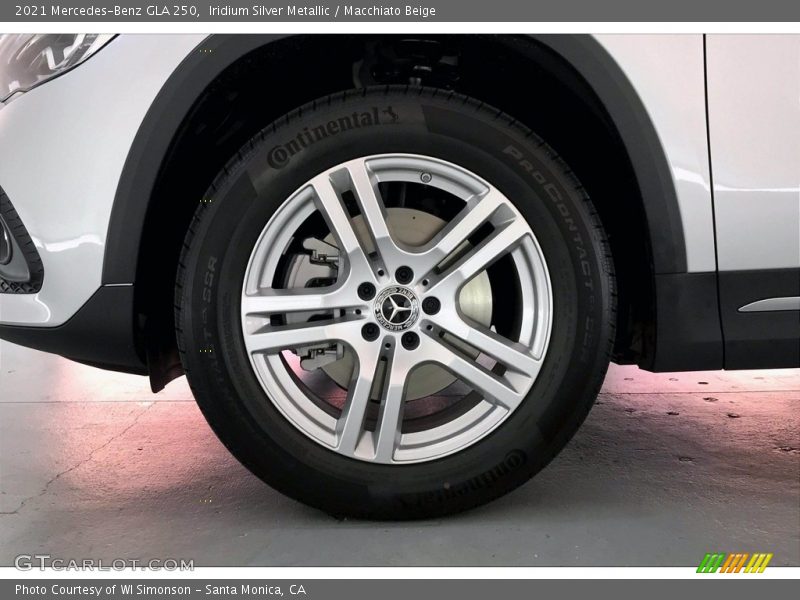 Iridium Silver Metallic / Macchiato Beige 2021 Mercedes-Benz GLA 250