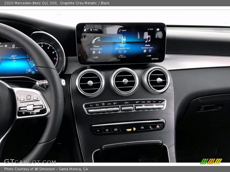 Graphite Grey Metallic / Black 2020 Mercedes-Benz GLC 300
