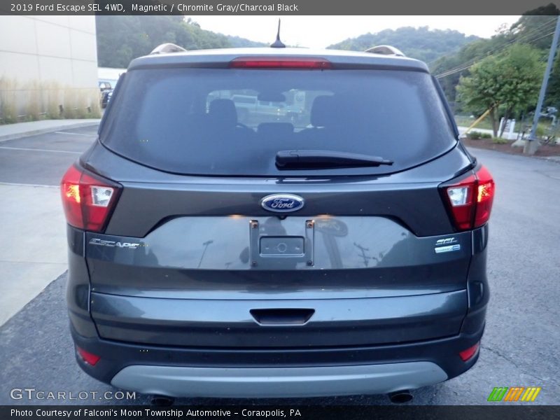 Magnetic / Chromite Gray/Charcoal Black 2019 Ford Escape SEL 4WD