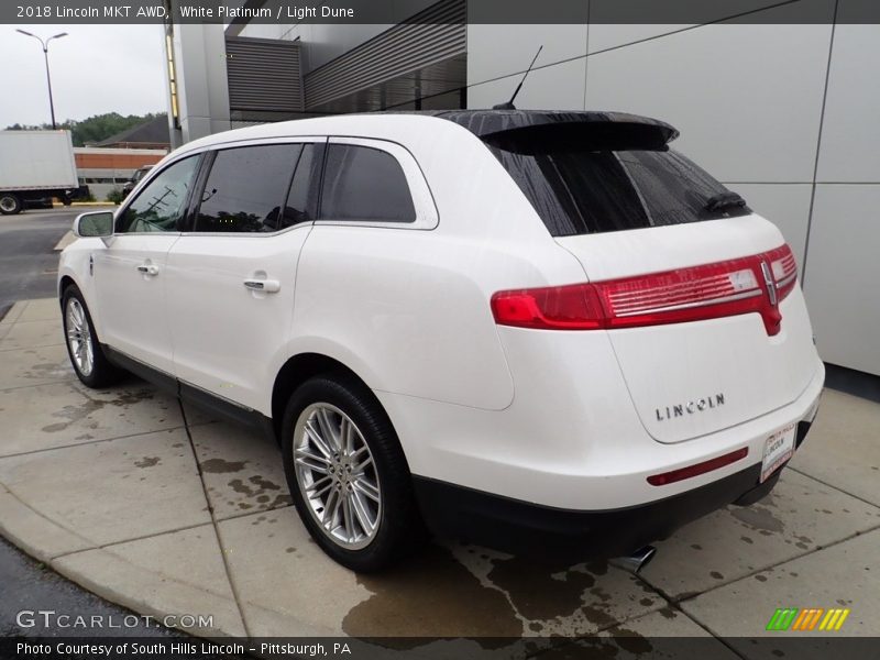 White Platinum / Light Dune 2018 Lincoln MKT AWD