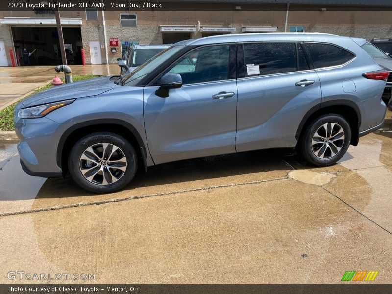 Moon Dust / Black 2020 Toyota Highlander XLE AWD