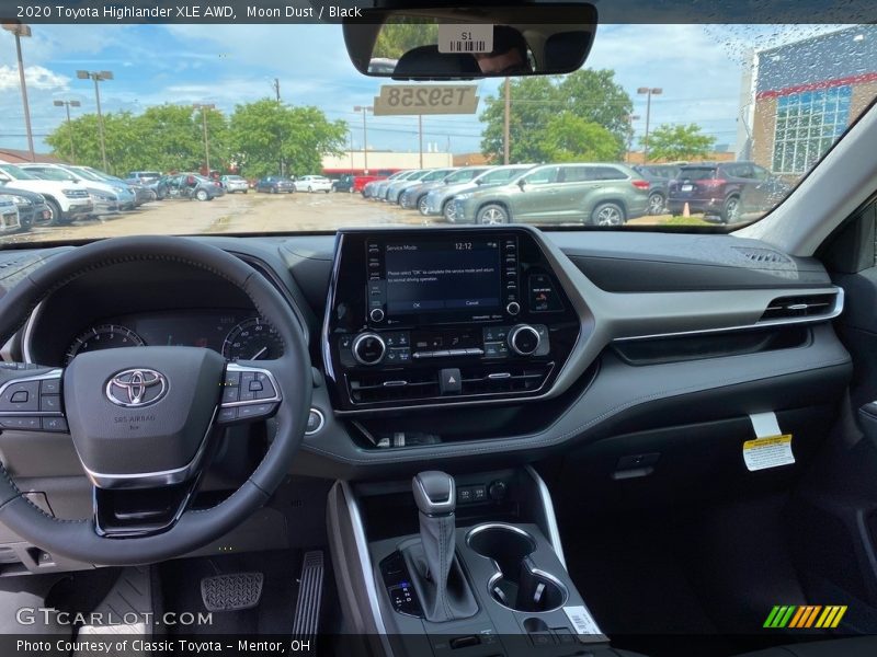 Moon Dust / Black 2020 Toyota Highlander XLE AWD