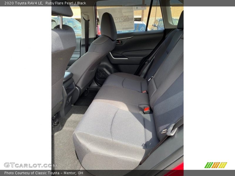 Ruby Flare Pearl / Black 2020 Toyota RAV4 LE