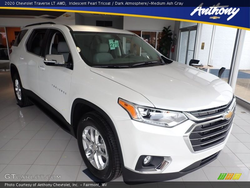 Iridescent Pearl Tricoat / Dark Atmosphere/­Medium Ash Gray 2020 Chevrolet Traverse LT AWD