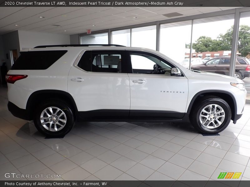 Iridescent Pearl Tricoat / Dark Atmosphere/­Medium Ash Gray 2020 Chevrolet Traverse LT AWD