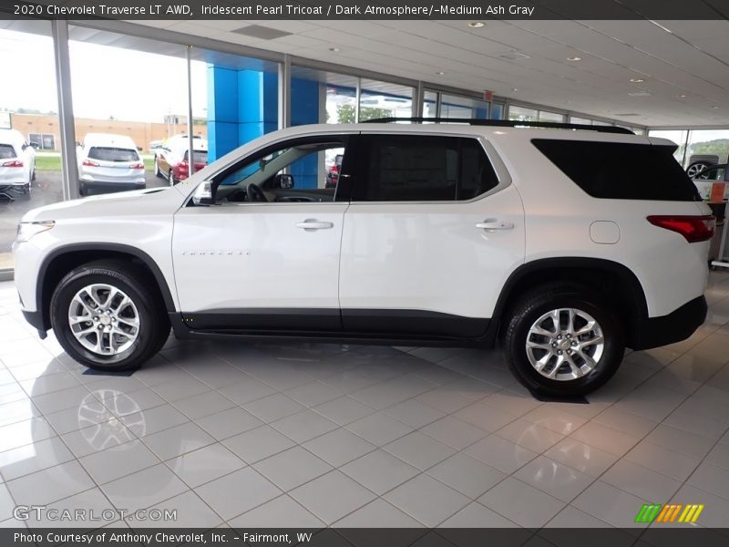 Iridescent Pearl Tricoat / Dark Atmosphere/­Medium Ash Gray 2020 Chevrolet Traverse LT AWD