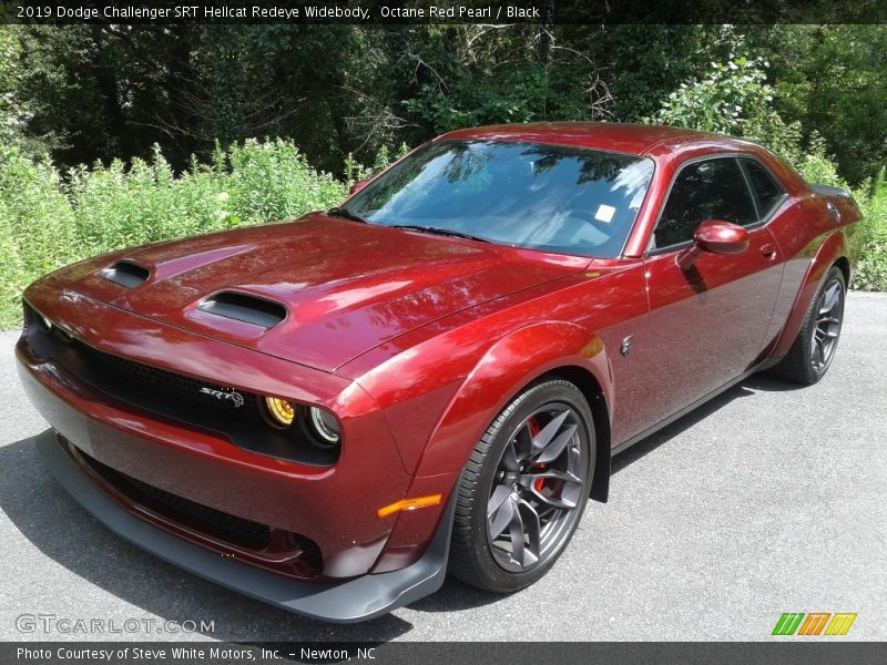 Front 3/4 View of 2019 Challenger SRT Hellcat Redeye Widebody