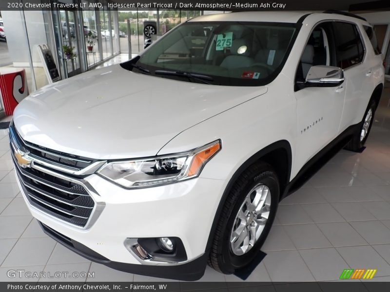 Iridescent Pearl Tricoat / Dark Atmosphere/­Medium Ash Gray 2020 Chevrolet Traverse LT AWD
