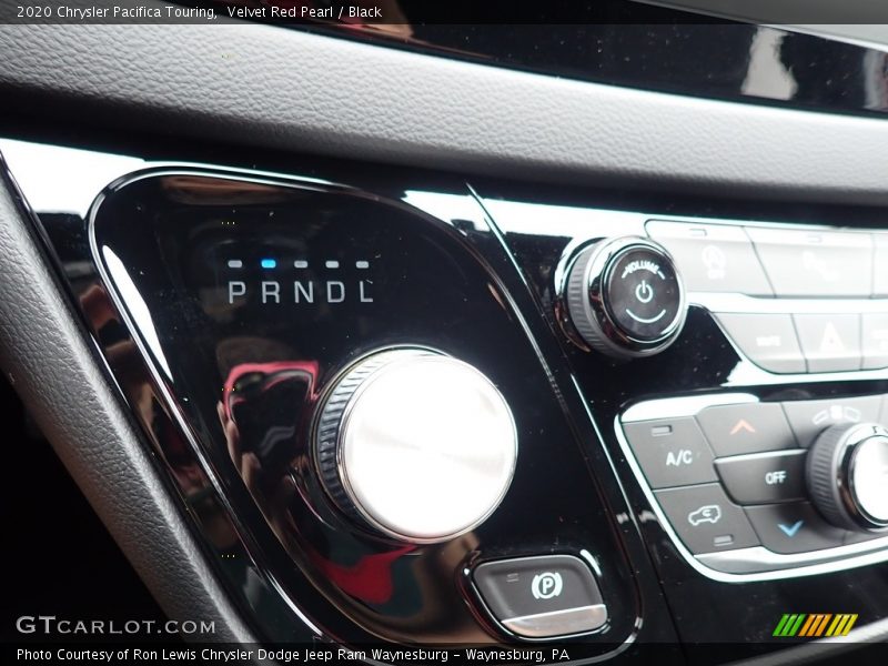  2020 Pacifica Touring 9 Speed Automatic Shifter
