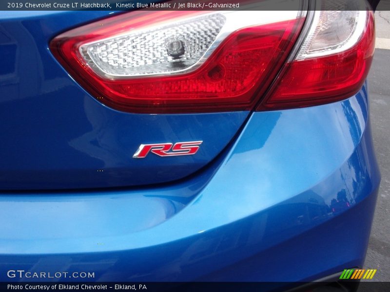 Kinetic Blue Metallic / Jet Black/­Galvanized 2019 Chevrolet Cruze LT Hatchback