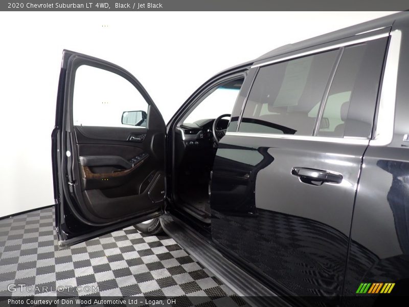 Black / Jet Black 2020 Chevrolet Suburban LT 4WD