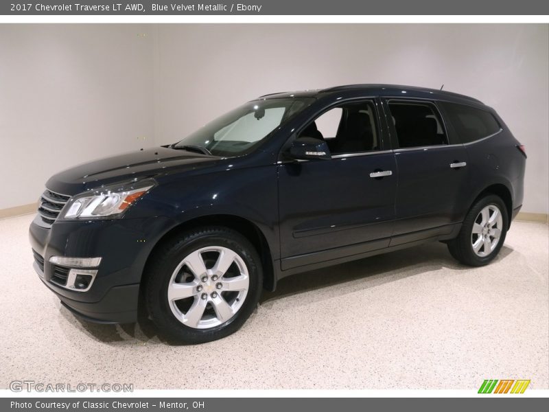 Blue Velvet Metallic / Ebony 2017 Chevrolet Traverse LT AWD