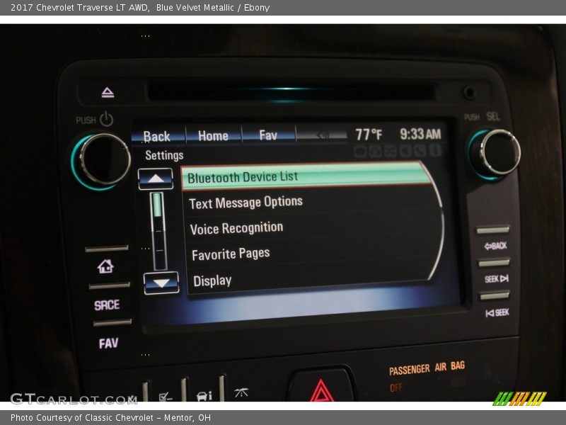 Blue Velvet Metallic / Ebony 2017 Chevrolet Traverse LT AWD