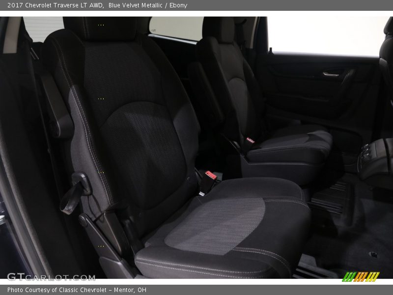 Blue Velvet Metallic / Ebony 2017 Chevrolet Traverse LT AWD