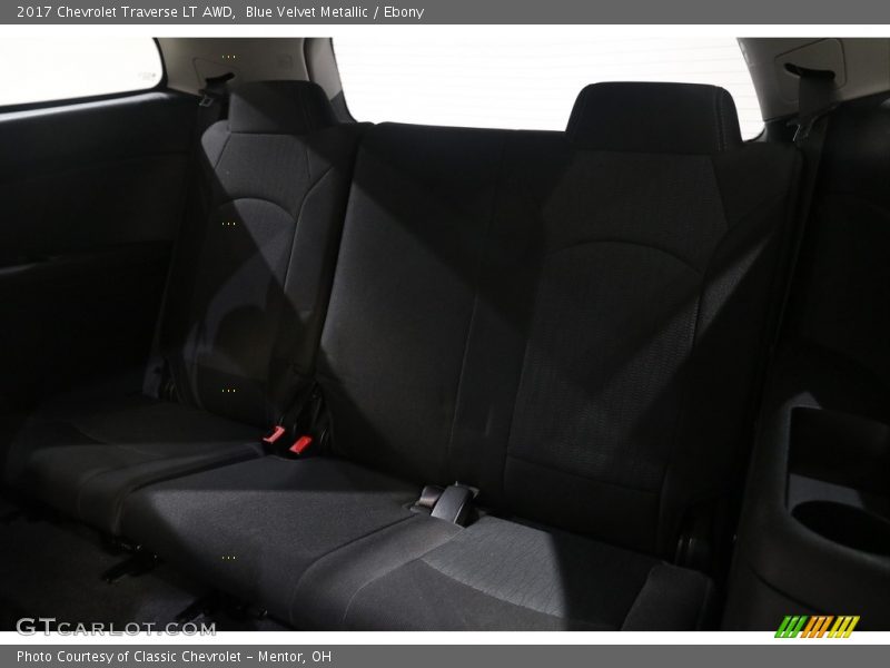 Blue Velvet Metallic / Ebony 2017 Chevrolet Traverse LT AWD