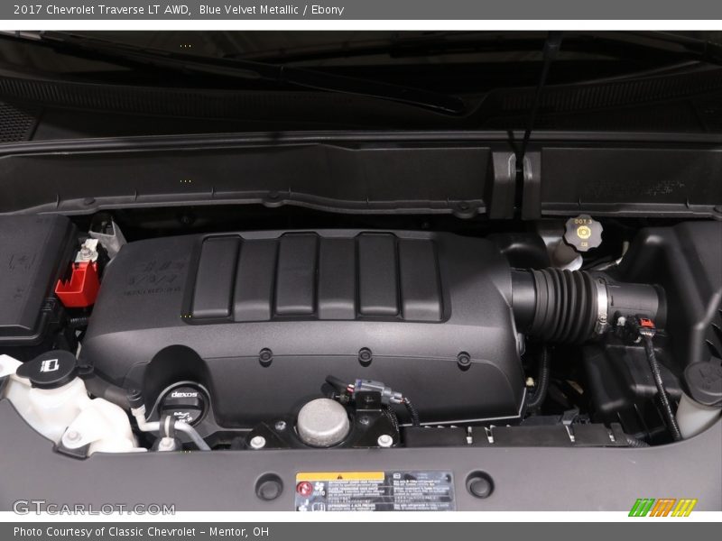 Blue Velvet Metallic / Ebony 2017 Chevrolet Traverse LT AWD