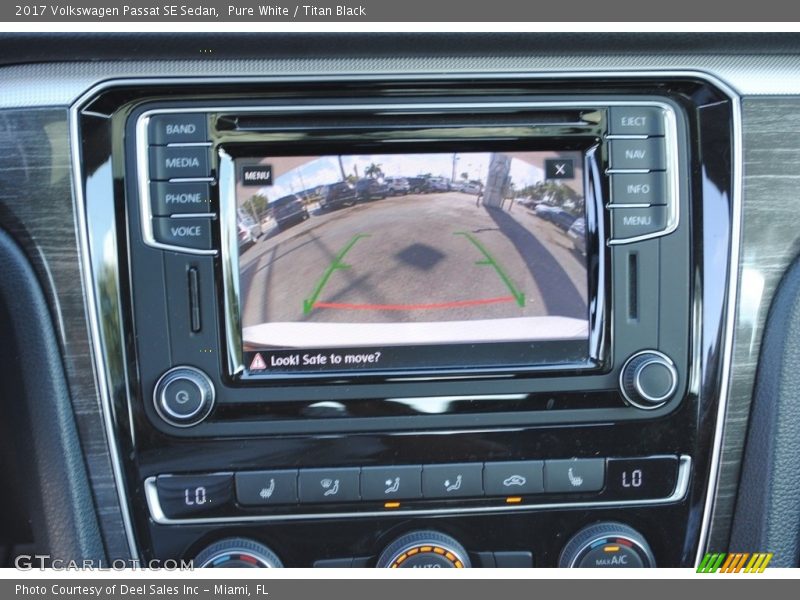 Controls of 2017 Passat SE Sedan