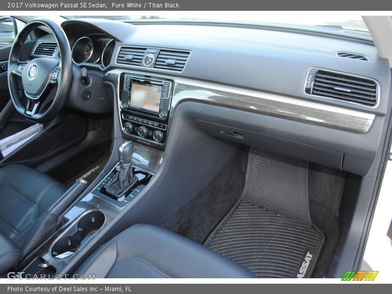 Front Seat of 2017 Passat SE Sedan