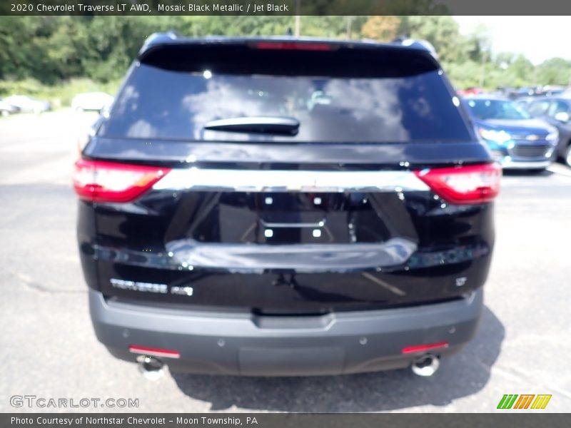 Mosaic Black Metallic / Jet Black 2020 Chevrolet Traverse LT AWD