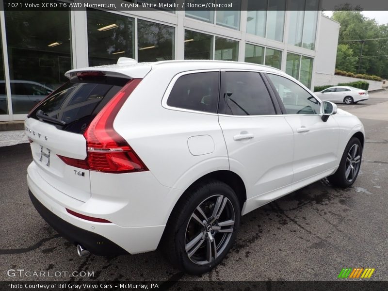 Crystal White Metallic / Blonde/Charcoal 2021 Volvo XC60 T6 AWD Momentum