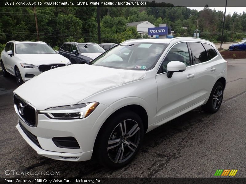 Crystal White Metallic / Blonde/Charcoal 2021 Volvo XC60 T5 AWD Momentum