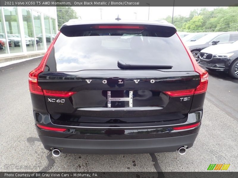 Onyx Black Metallic / Blonde/Charcoal 2021 Volvo XC60 T5 AWD Momentum