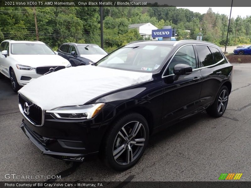 Onyx Black Metallic / Blonde/Charcoal 2021 Volvo XC60 T5 AWD Momentum