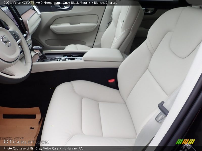 Onyx Black Metallic / Blonde/Charcoal 2021 Volvo XC60 T5 AWD Momentum