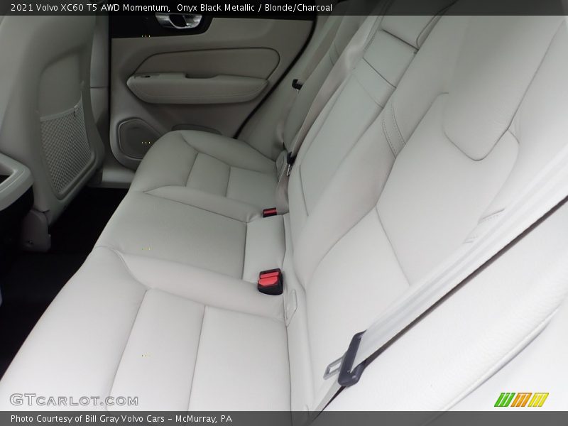 Onyx Black Metallic / Blonde/Charcoal 2021 Volvo XC60 T5 AWD Momentum