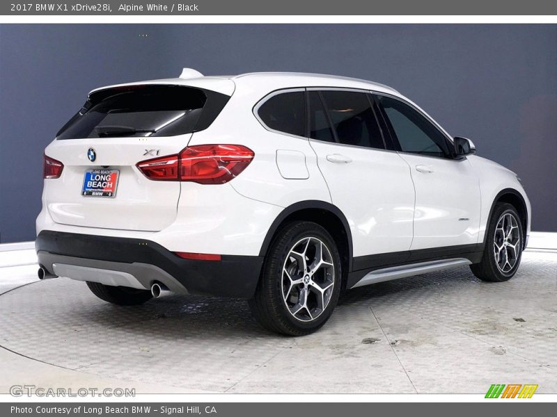 Alpine White / Black 2017 BMW X1 xDrive28i