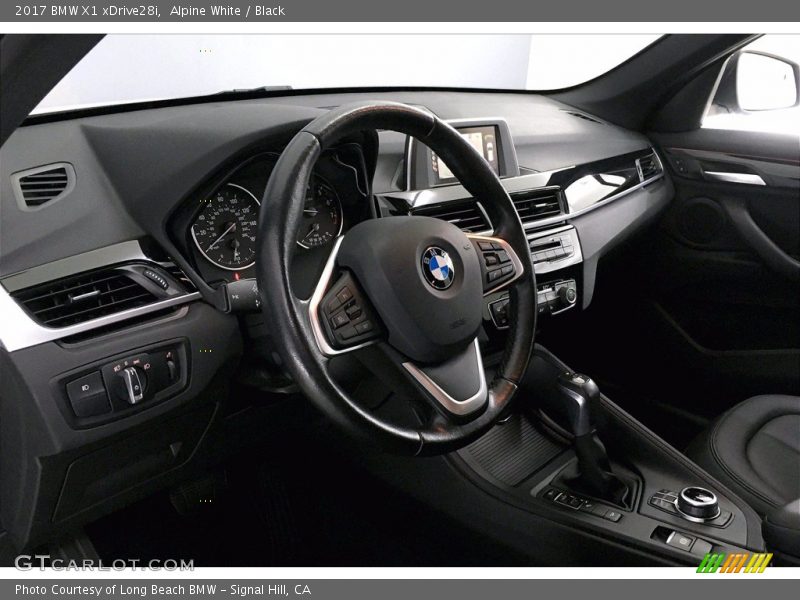 Alpine White / Black 2017 BMW X1 xDrive28i