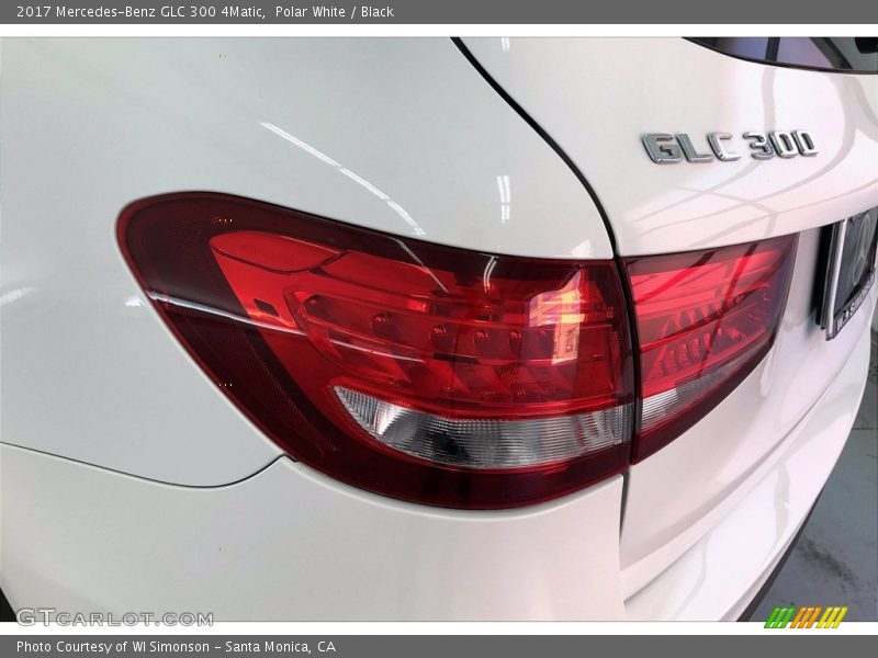 Polar White / Black 2017 Mercedes-Benz GLC 300 4Matic