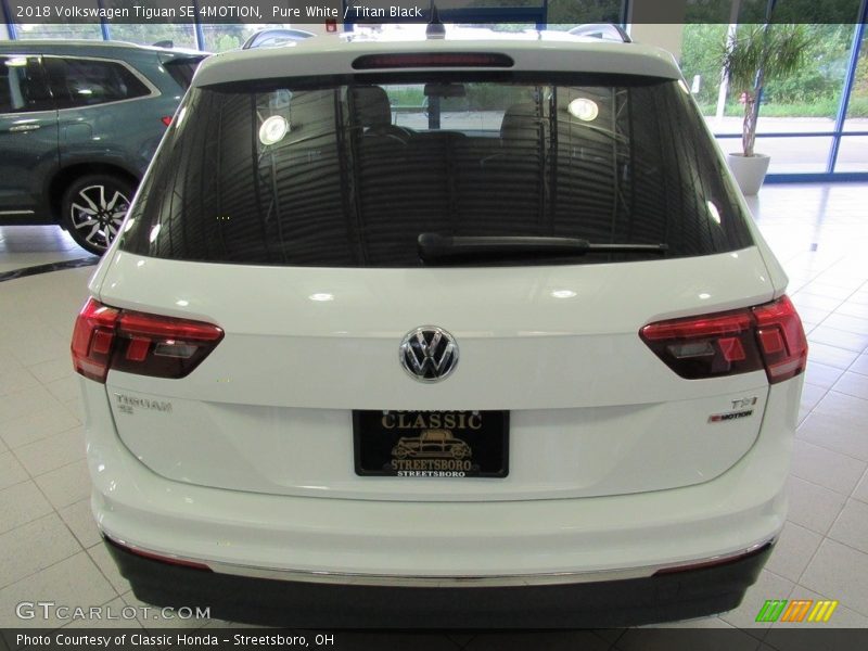 Pure White / Titan Black 2018 Volkswagen Tiguan SE 4MOTION