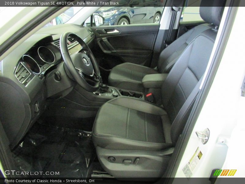 Pure White / Titan Black 2018 Volkswagen Tiguan SE 4MOTION