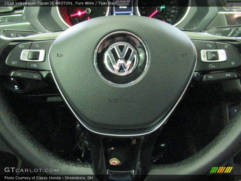 Pure White / Titan Black 2018 Volkswagen Tiguan SE 4MOTION