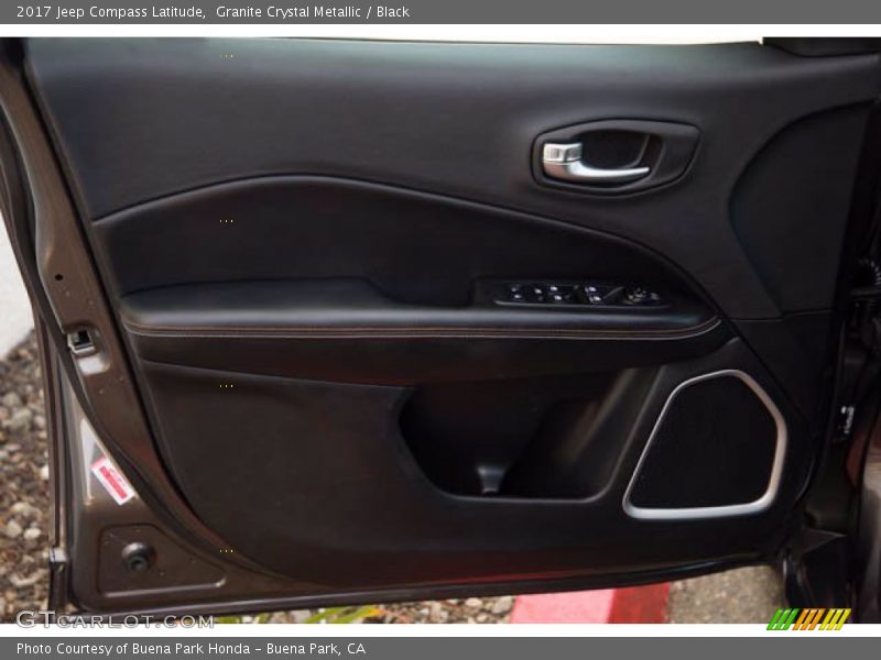 Granite Crystal Metallic / Black 2017 Jeep Compass Latitude