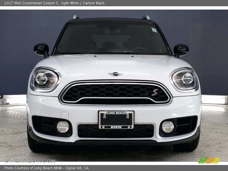 Light White / Carbon Black 2017 Mini Countryman Cooper S