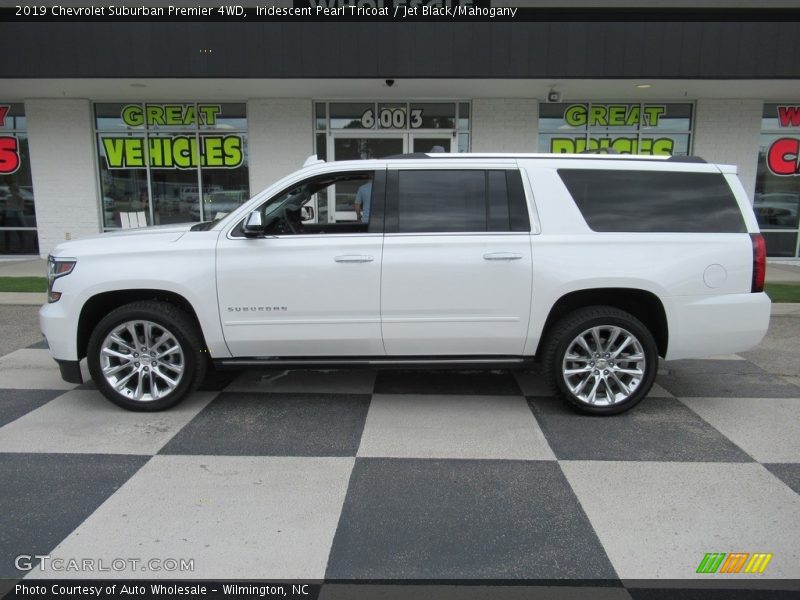 Iridescent Pearl Tricoat / Jet Black/Mahogany 2019 Chevrolet Suburban Premier 4WD