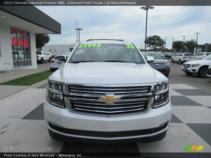 Iridescent Pearl Tricoat / Jet Black/Mahogany 2019 Chevrolet Suburban Premier 4WD
