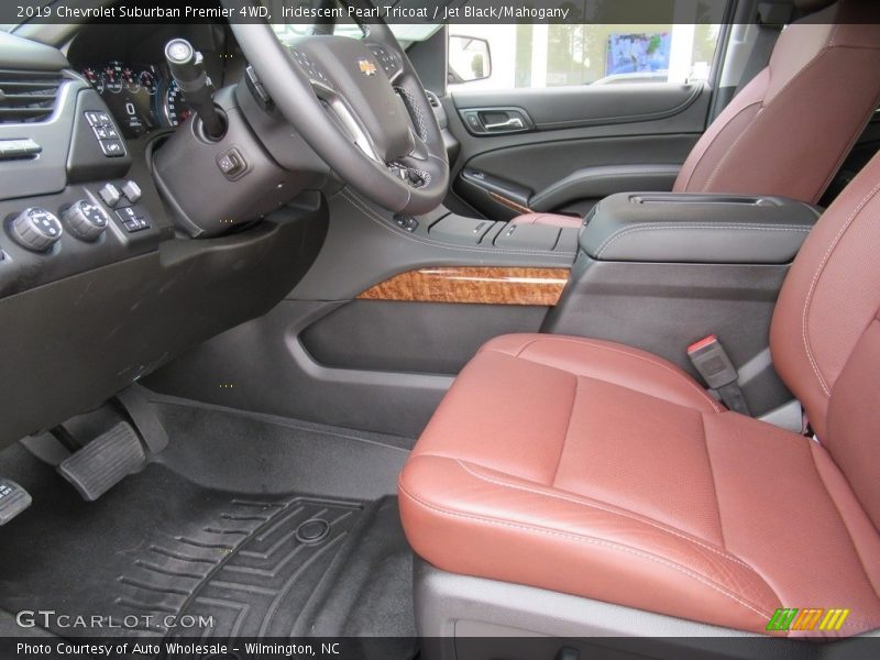 Iridescent Pearl Tricoat / Jet Black/Mahogany 2019 Chevrolet Suburban Premier 4WD