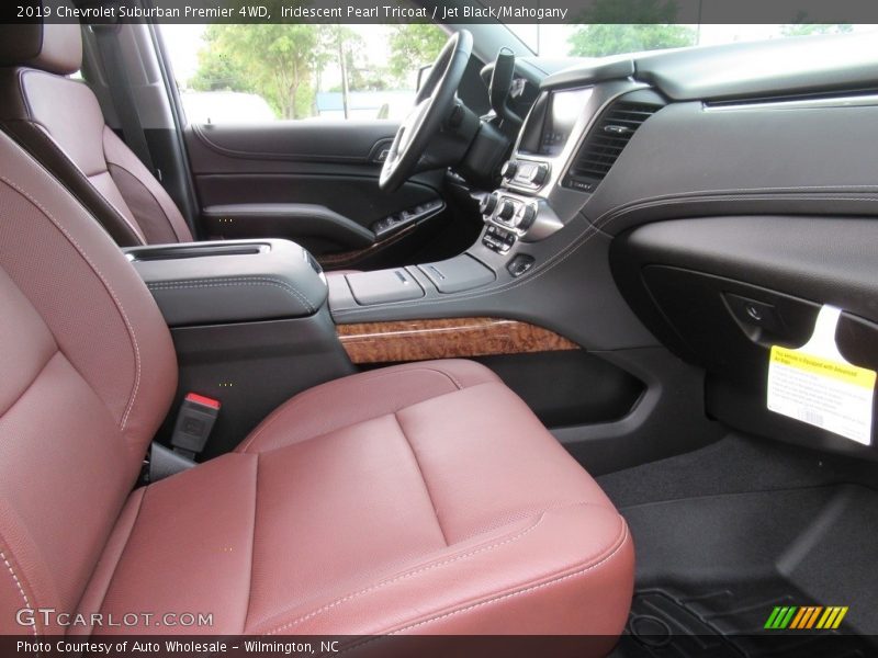 Iridescent Pearl Tricoat / Jet Black/Mahogany 2019 Chevrolet Suburban Premier 4WD