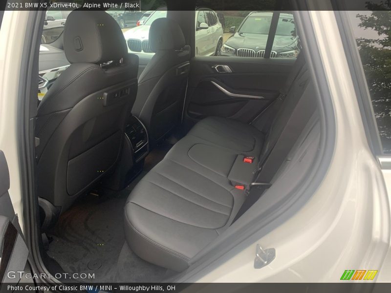 Alpine White / Black 2021 BMW X5 xDrive40i