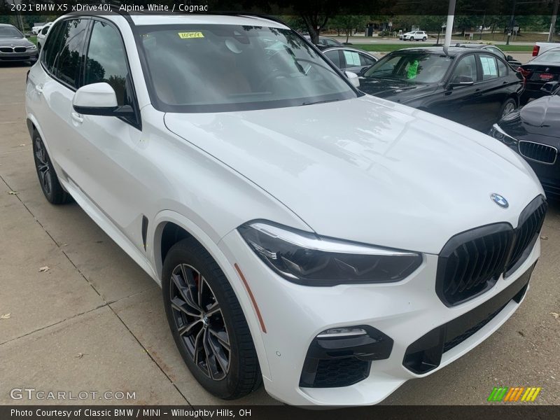 Front 3/4 View of 2021 X5 xDrive40i