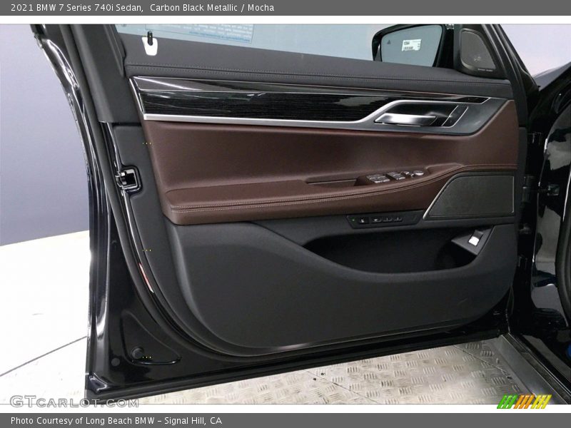 Door Panel of 2021 7 Series 740i Sedan