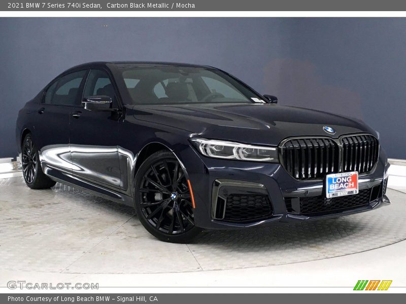 Front 3/4 View of 2021 7 Series 740i Sedan