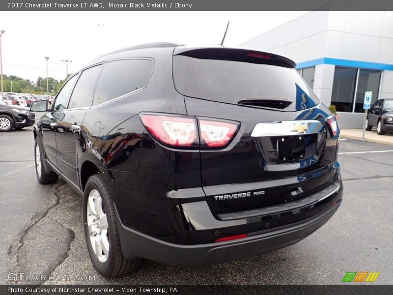 Mosaic Black Metallic / Ebony 2017 Chevrolet Traverse LT AWD