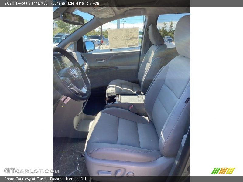 Alumina Jade Metallic / Ash 2020 Toyota Sienna XLE