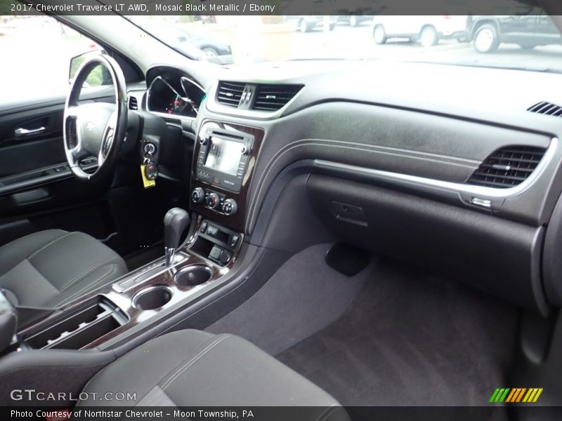 Mosaic Black Metallic / Ebony 2017 Chevrolet Traverse LT AWD