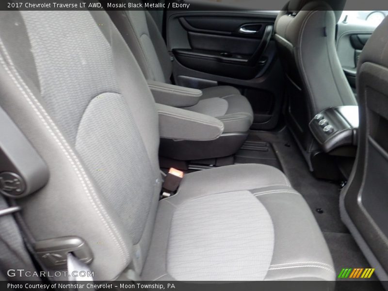 Mosaic Black Metallic / Ebony 2017 Chevrolet Traverse LT AWD
